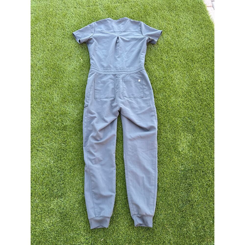 NEW Fabletics Empower Scrub Jumpsuit Sz Small Stylish One Piece - Picture 2 of 8